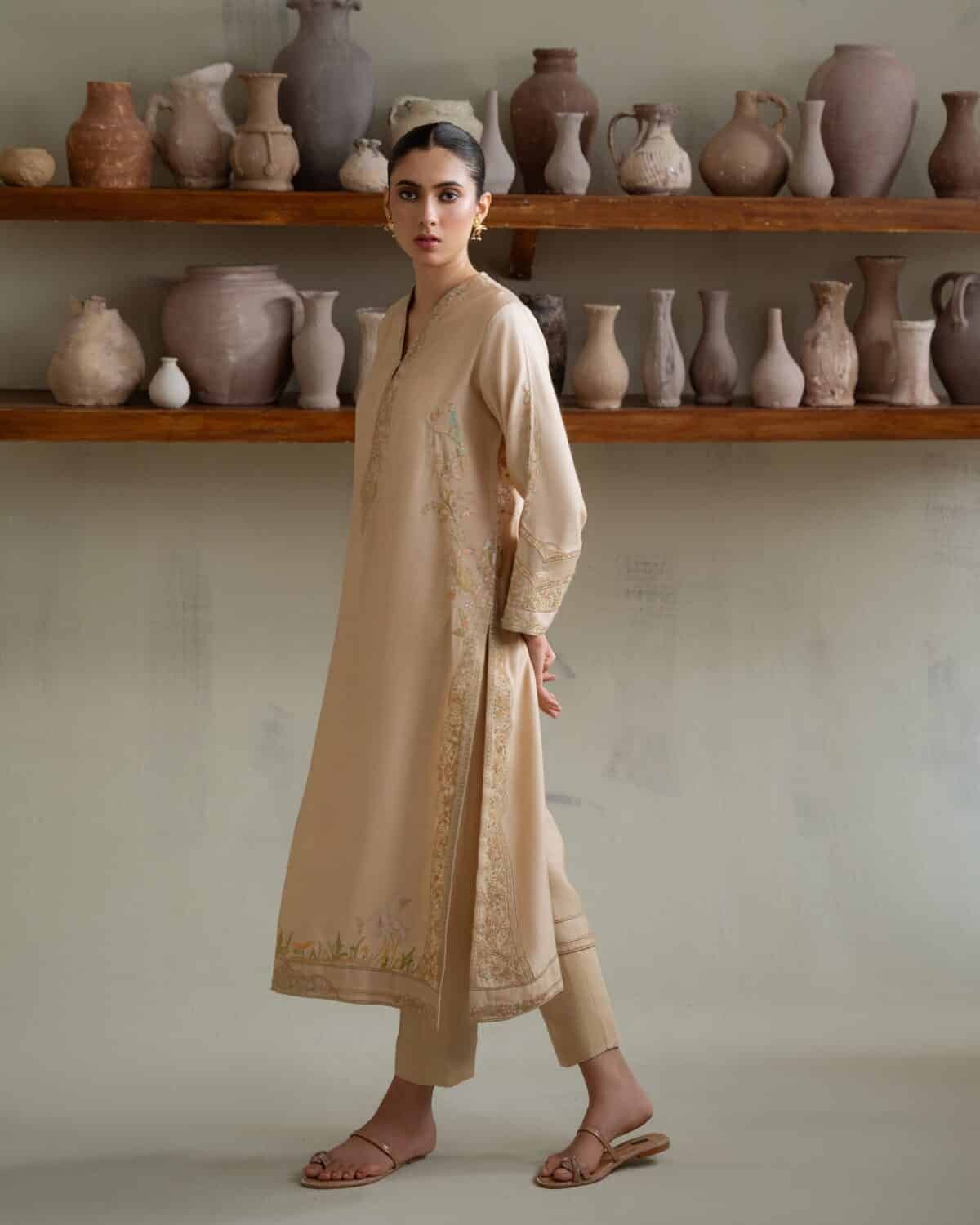 BRUNETTE BEIGE - Image 4