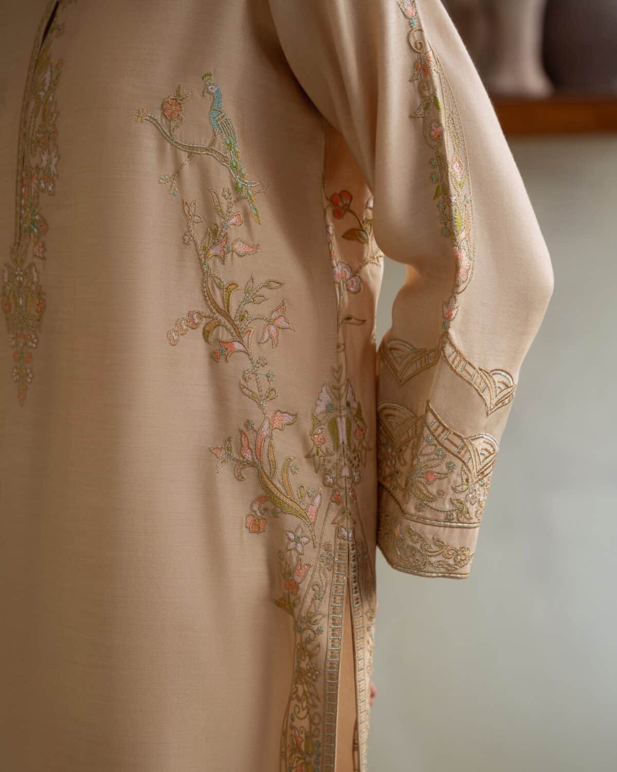 BRUNETTE BEIGE - Image 3