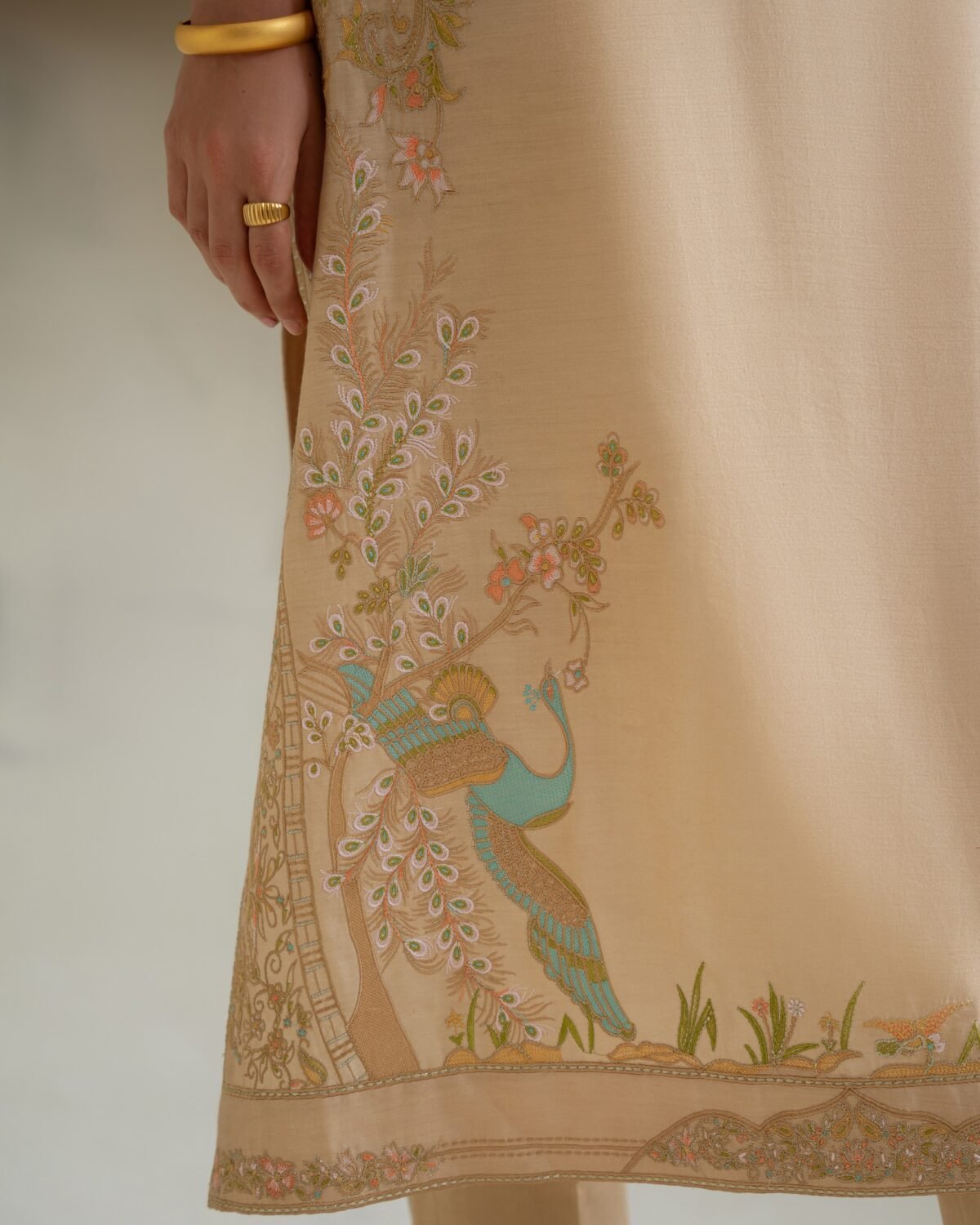 BRUNETTE BEIGE - Image 8