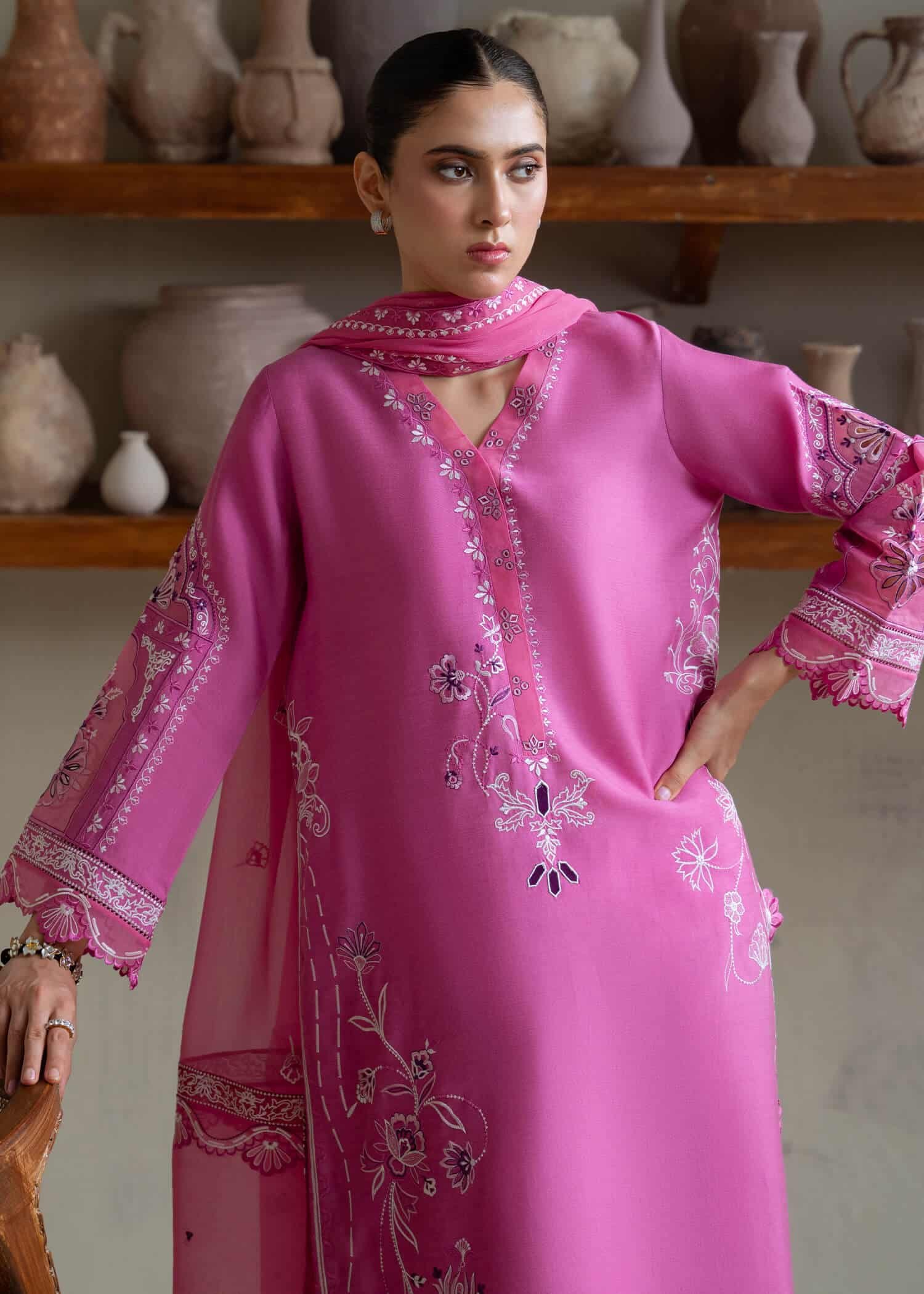 AIZ02534.jpg KAI PINK - Image 1