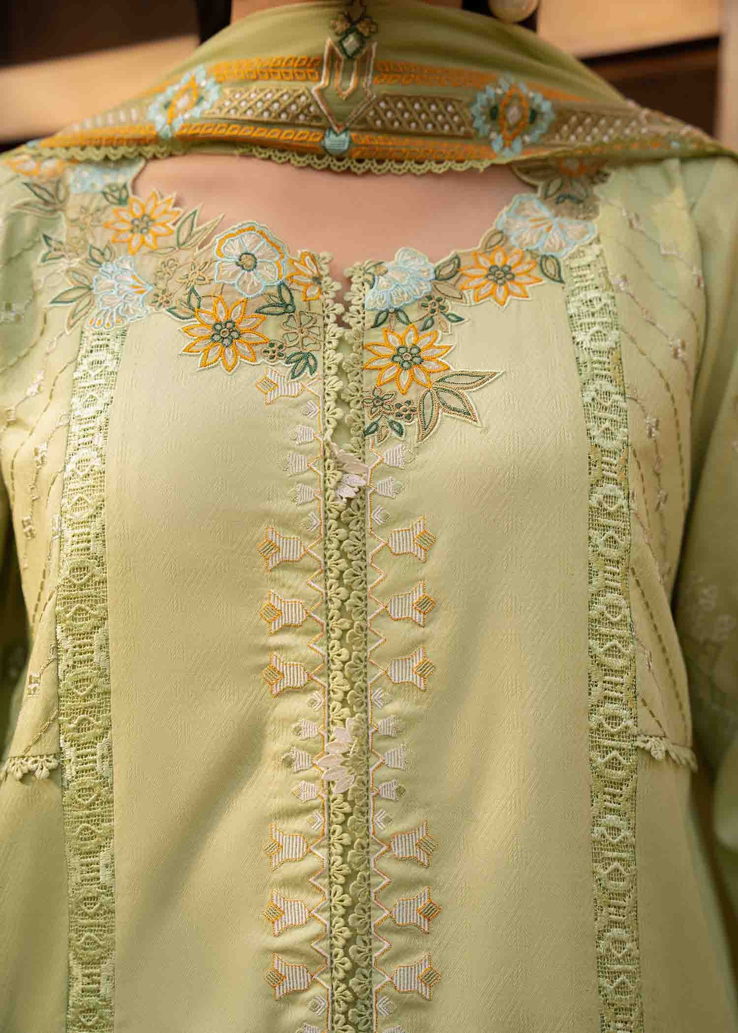 AIZ04331_aeaa047b-f1e2-4809-8029-f21159886a66.jpg 3 PIECE EMBROIDERED FERN GREEN - JEEM - Image 1