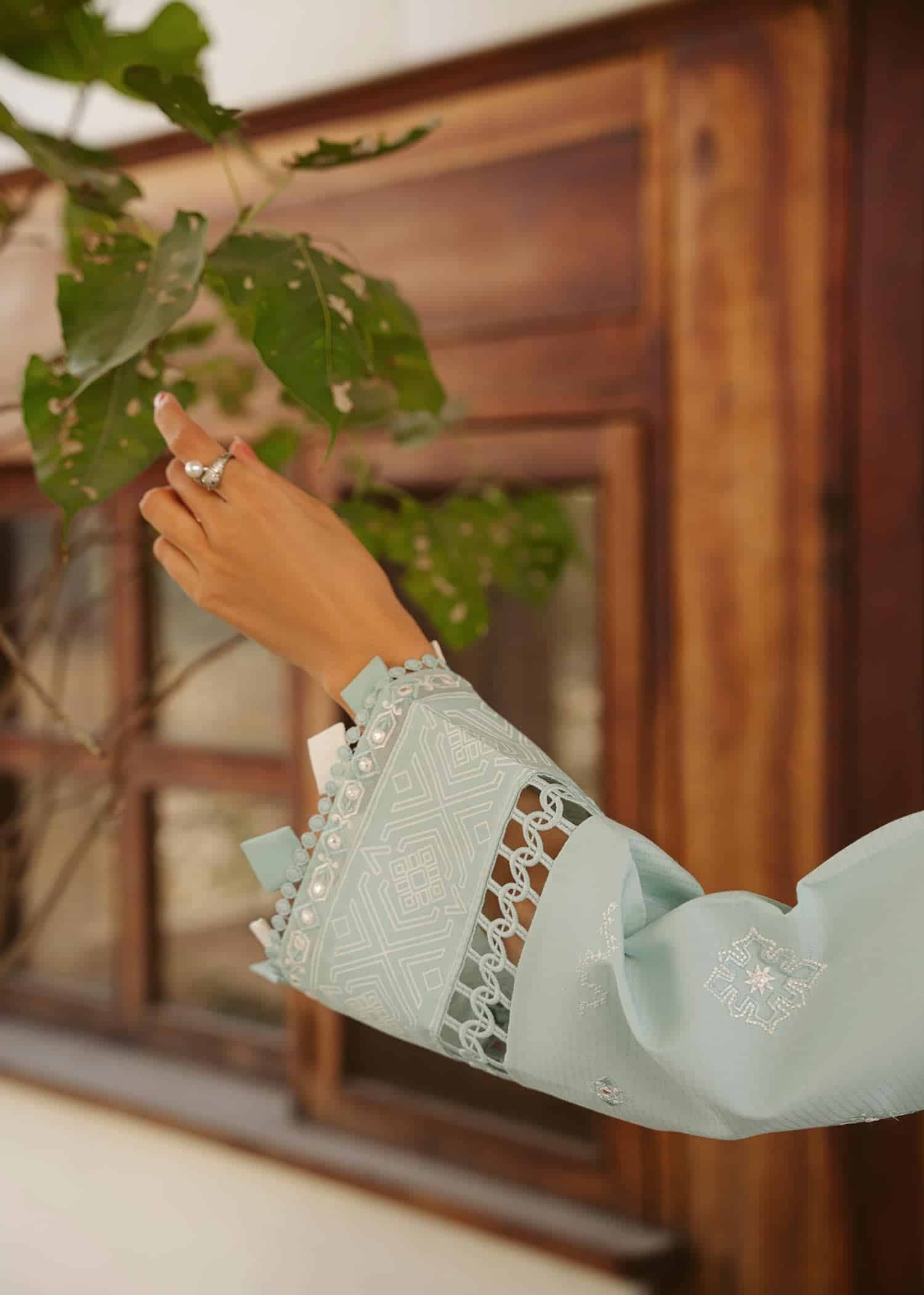 AIZ04704_ab498081-95f1-4247-a3bb-6e63d537ec22.jpg 3 PIECE EMBROIDERED SUBLIME BLUE -JEEM - Image 1